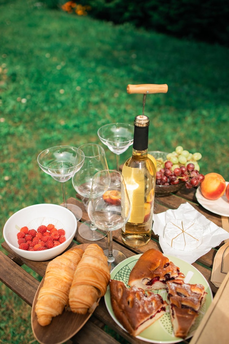 Wine Recipe - Chardonnay with Croissant, Pie and Raspberries