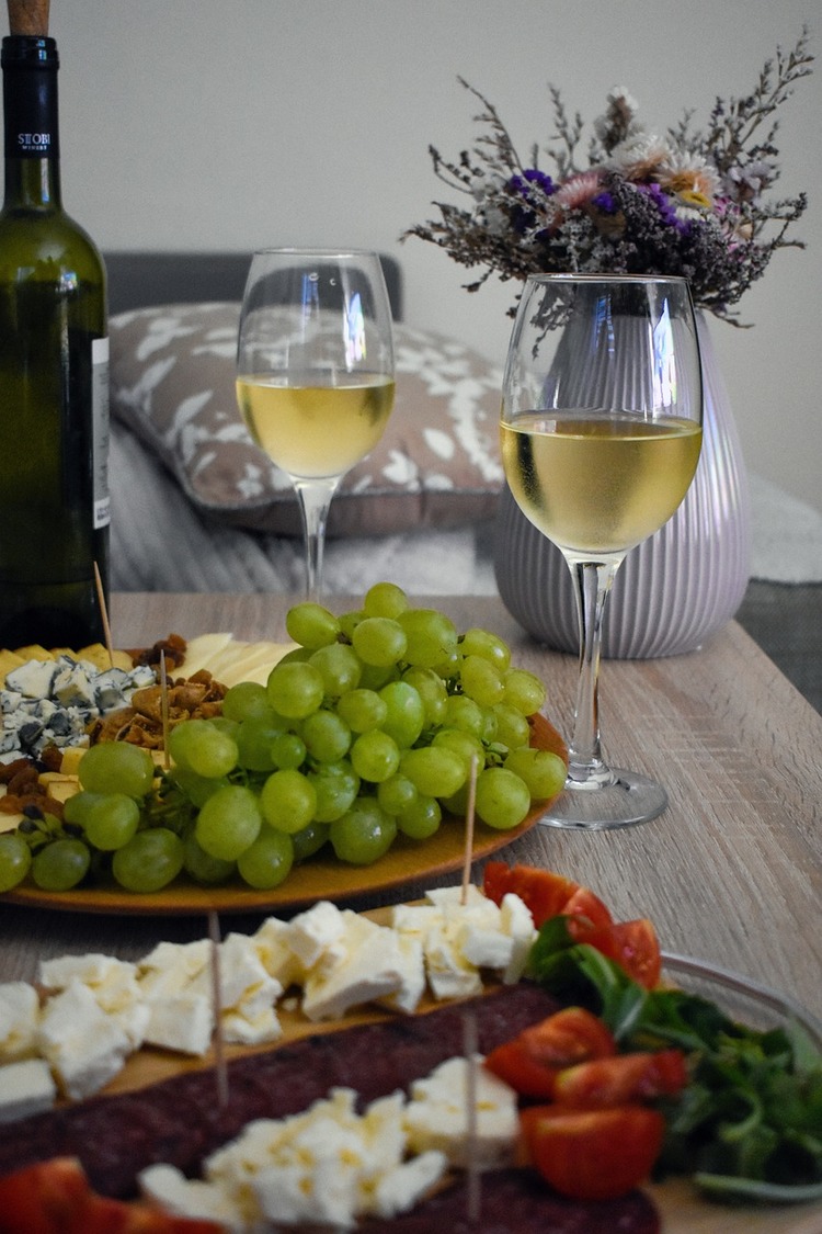 Chardonnay with Brie Cheese and Grapes
