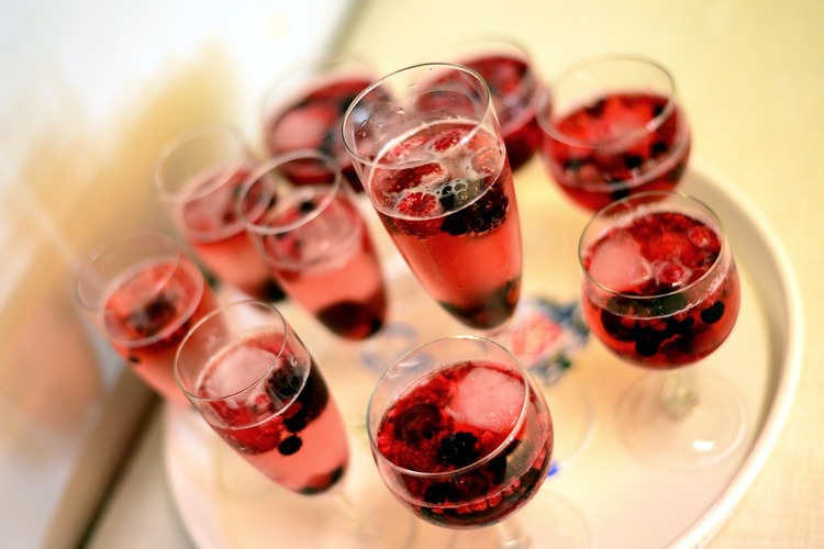 Rose Wine with Blackberries and Raspberries Recipe