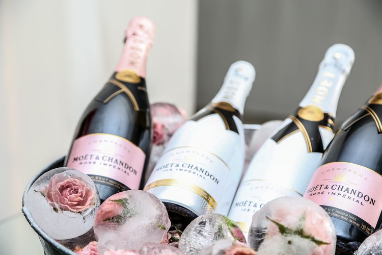 Champagne with Ice Cube Roses - Wine Recipe