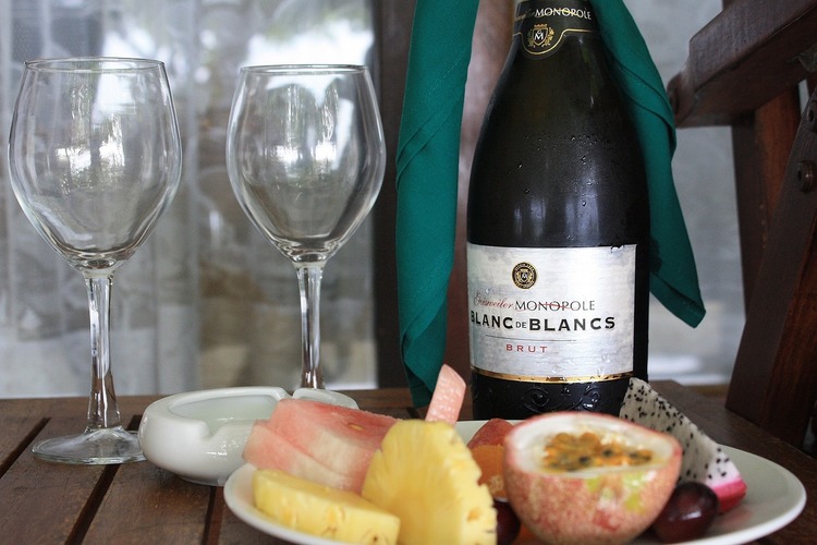 Sparkling Champagne with Watermelon and Pineapple - Wine Recipe