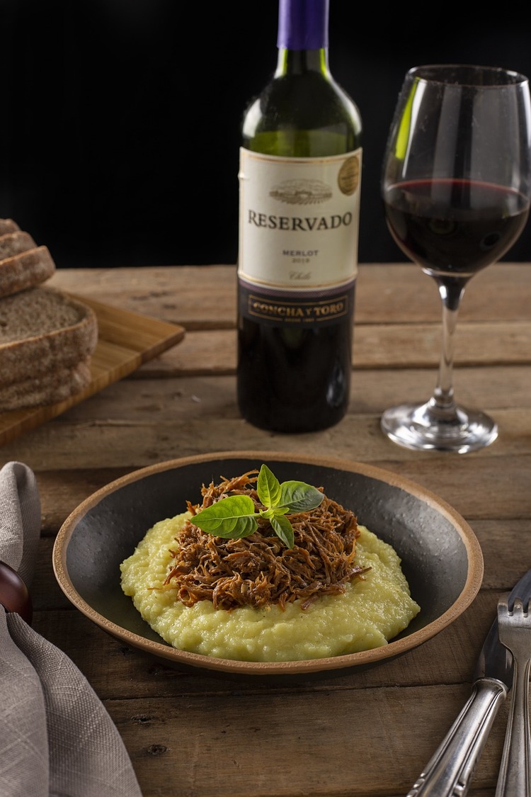 Merlot Paired with Pulled Pork and Mashed Potatoes Recipe