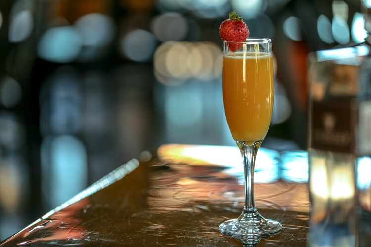 Wine Recipe - Prosecco and Freshly Squeezed Orange Juice Mimosa with Strawberries