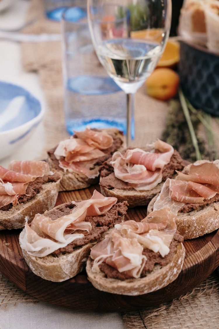 Chenin Blanc Paired with Pulled Pork and Prosciutto - Wine Recipe